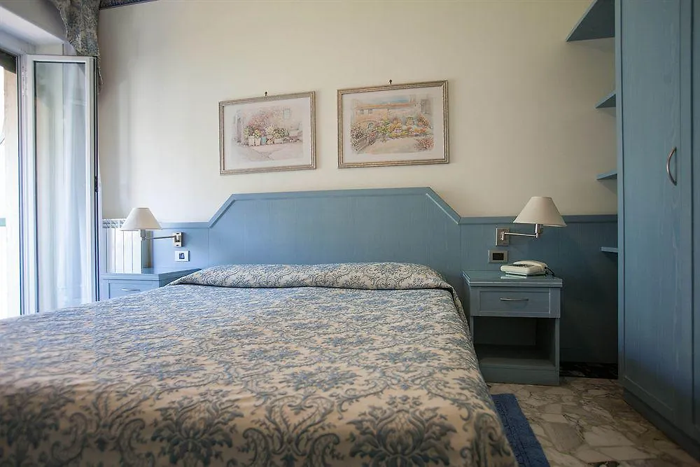 Hotel Ariston Imperia 3*,  Italie