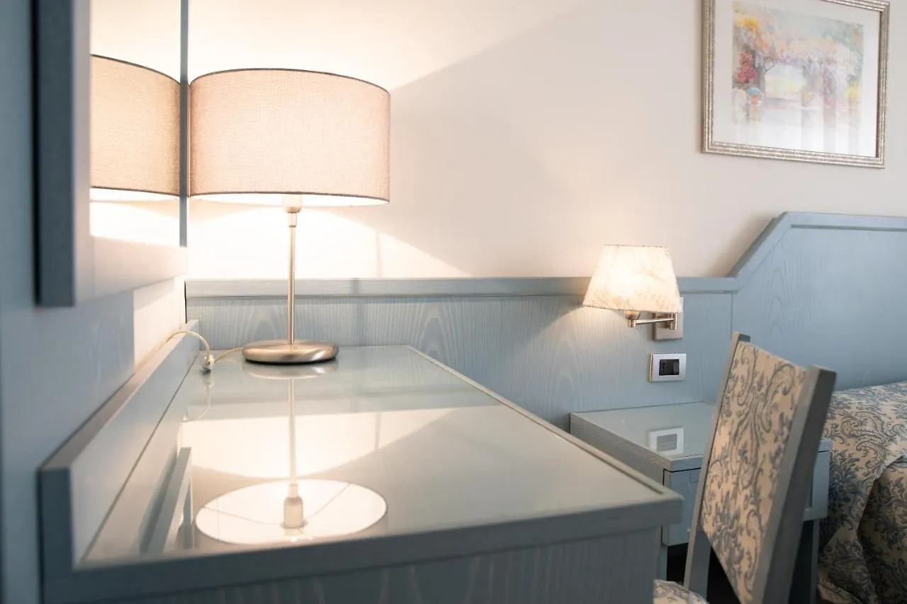 Hotel Ariston Imperia 3*,