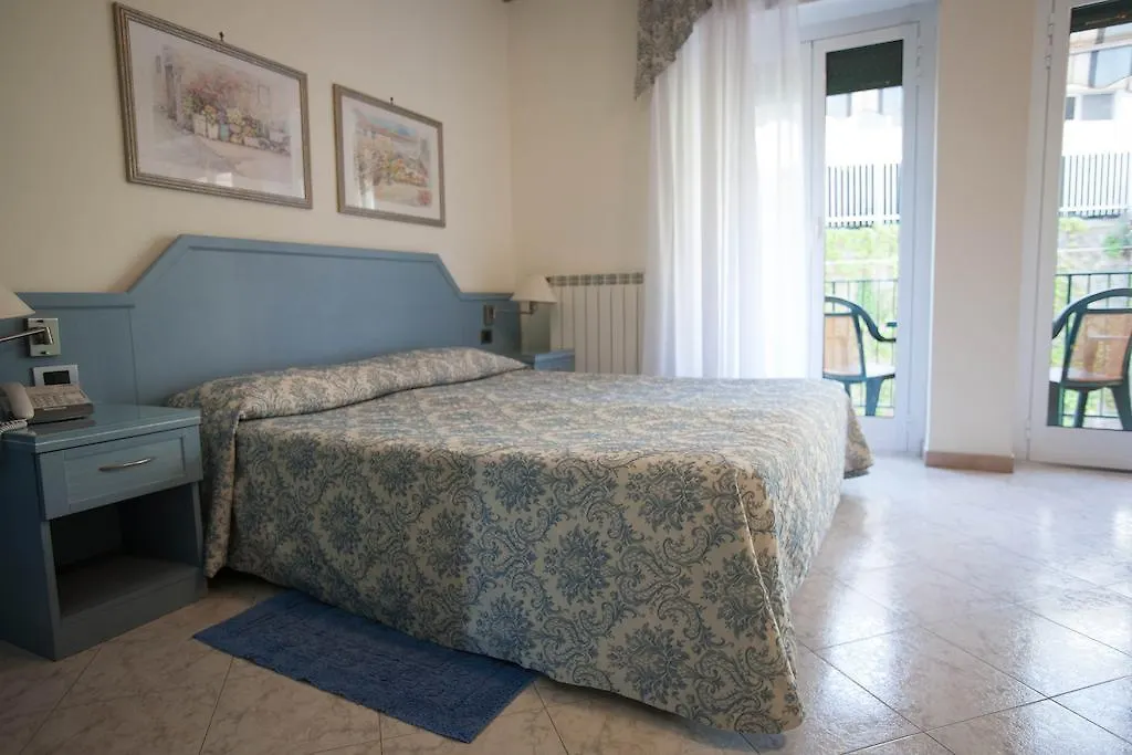 Hotel Ariston Imperia 3*,  Italie