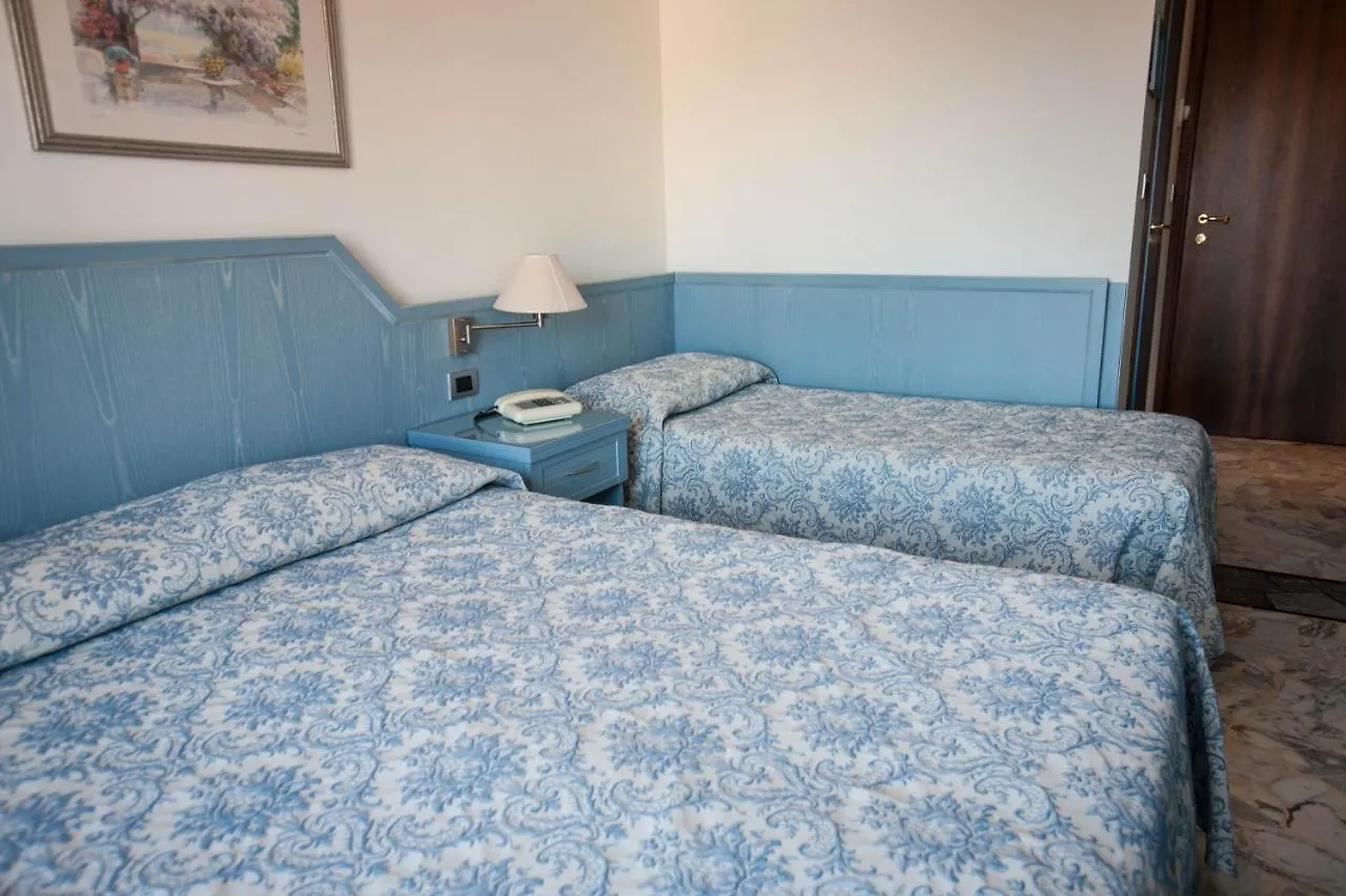 Hotel Ariston Imperia 3*,  Italie